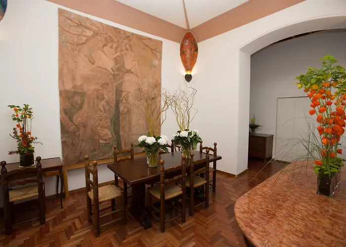 Ad2015 Guest House
